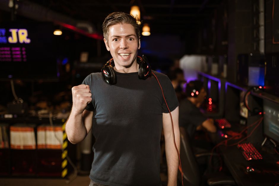 开云体育_中国战队勇夺DOTA2国际邀请赛冠军 激烈鏖战全场沸腾
