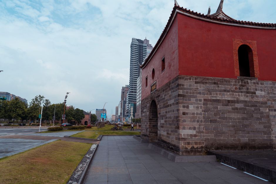 开云体育_马刺力克尼克斯 文班精彩封盖引爆全场紧张对决 赛后焦点